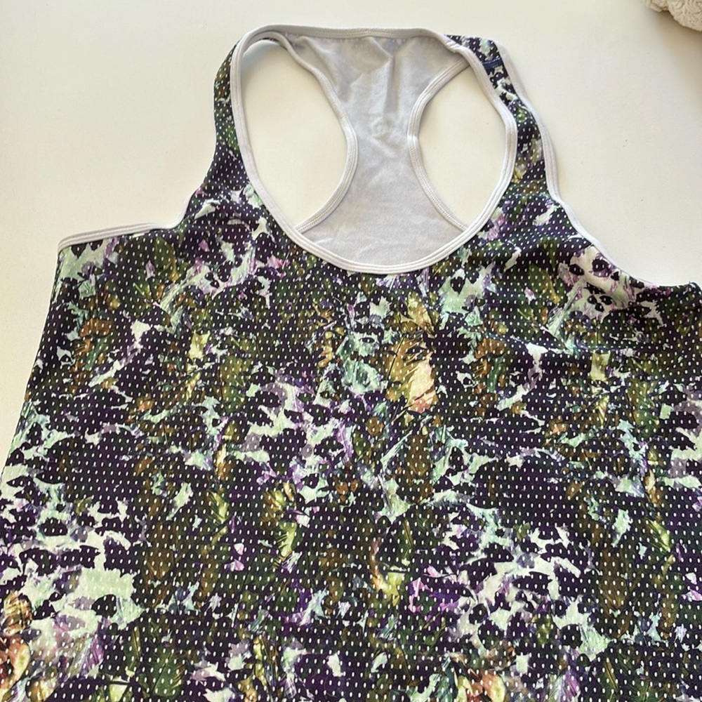 Lululemon tank